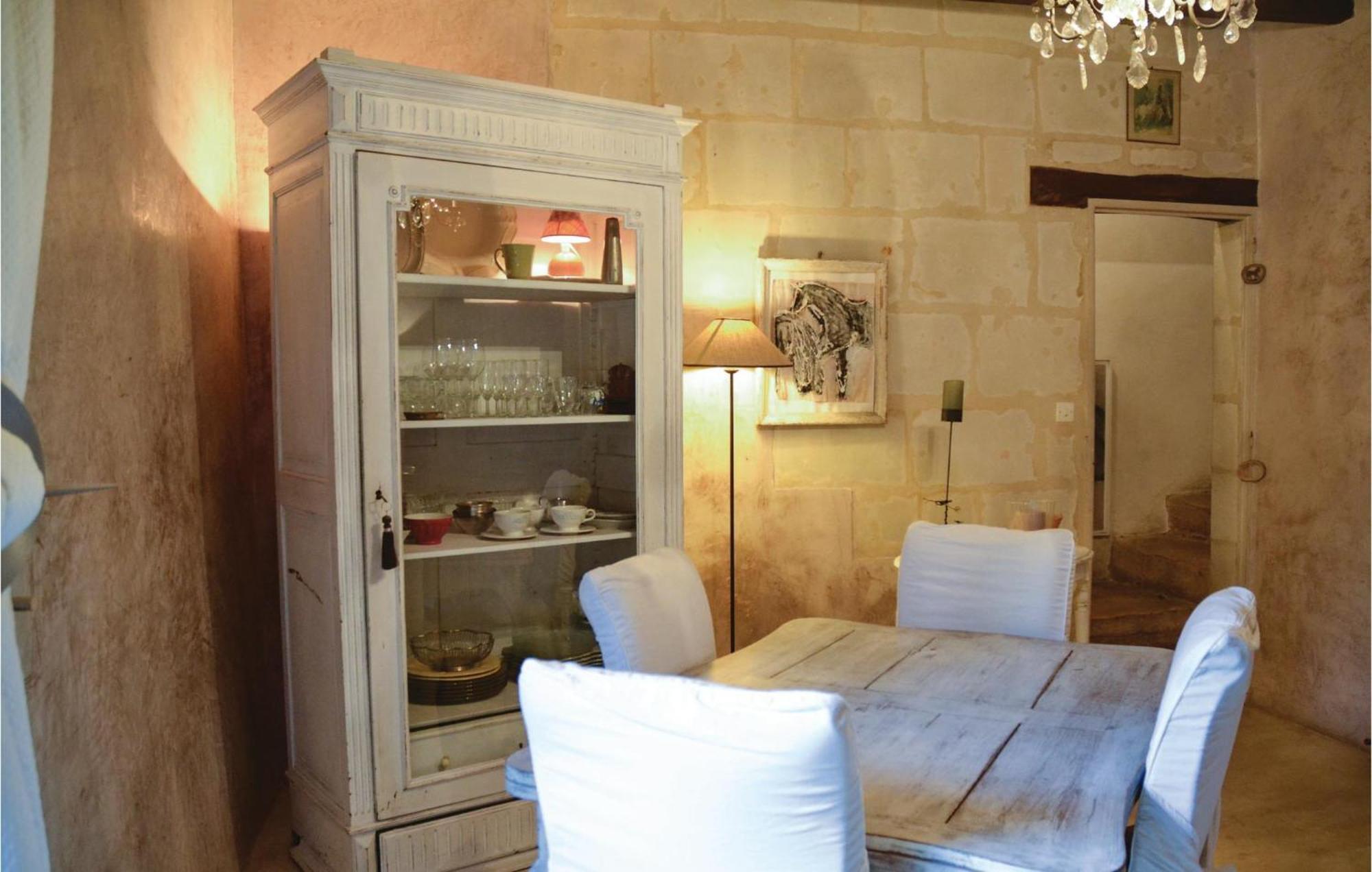 Cozy Home In Gennes With Kitchen Kültér fotó